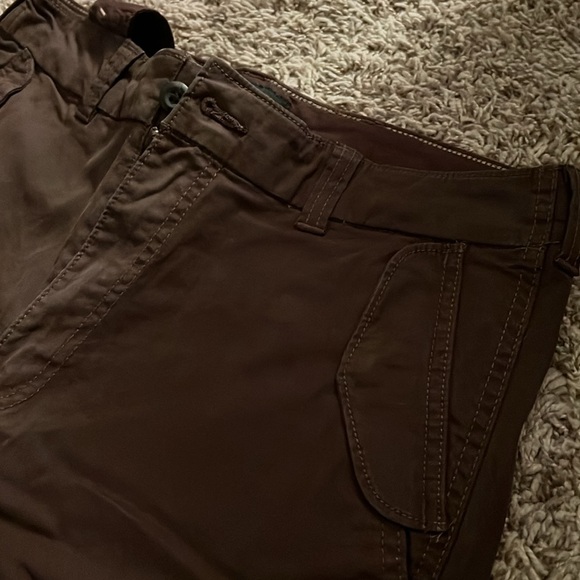 Banana Republic Tapered Fit Cargo Pants - 31x32 - Picture 2 of 4